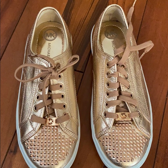 Michael Kors rose gold shoe - Picture 3 of 5